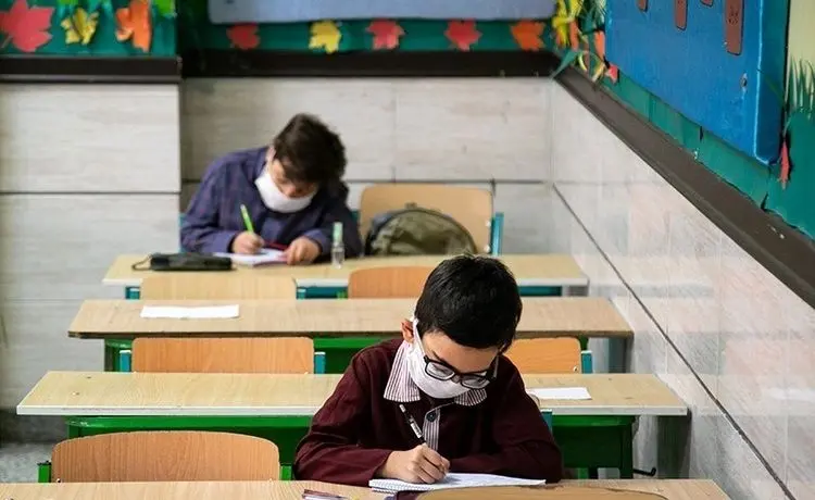 واکسن کرونا به دانش‌آموزان تزریق می‌شود؟