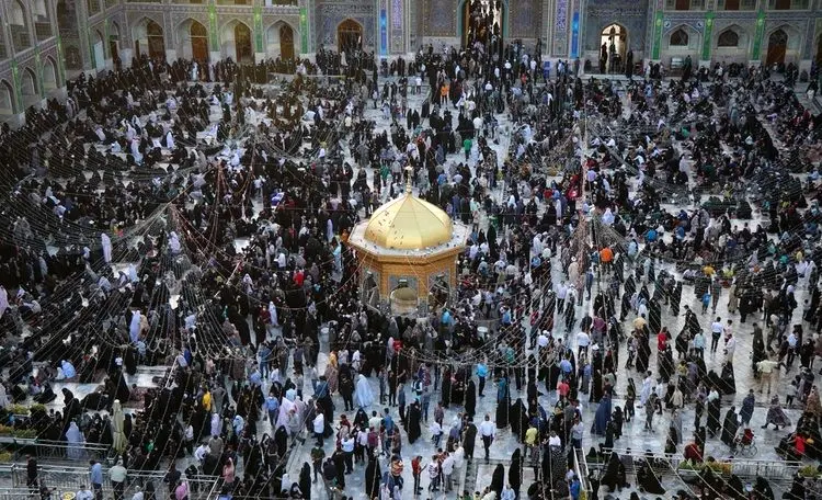 (تصاویر) نقاره‌زنی در حرم امام رضا (ع)