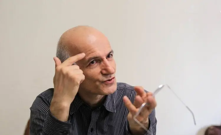 اصلاح‌طلبان فکر می‌کنند هر سازی بزنند جامعه باید با آن برقصد