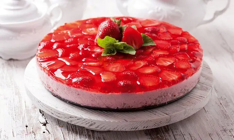 طرز تهیه دسر بیسکوییت و توت فرنگی، خوشمزه و جذاب