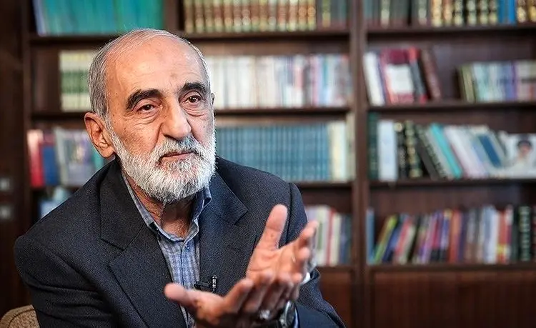 هشدار حسین شریعتمداری به ۴ نامزد اصولگرا؛ کنار بکشید