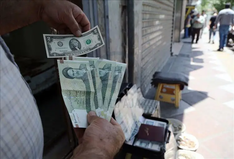 پیش‌بینی قیمت دلار در بازار امروز دوشنبه ۲۴ خرداد