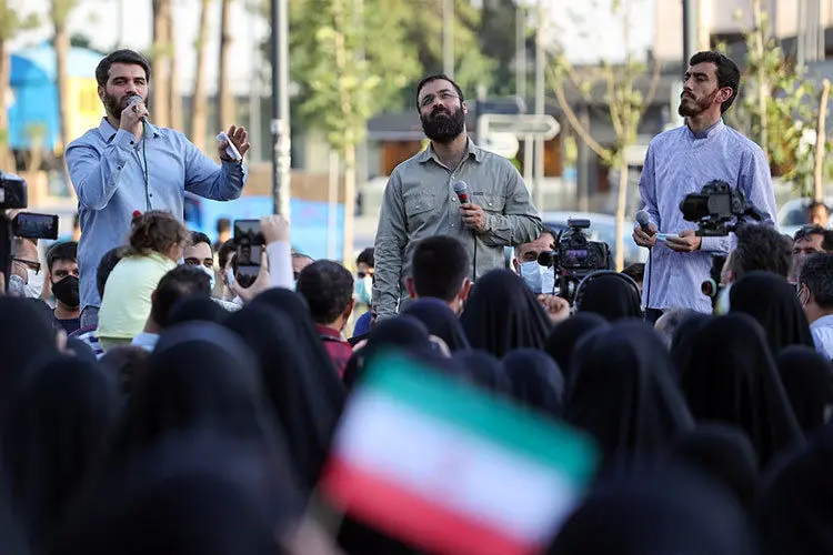 (تصاویر) حضور انتخاباتی مداحان در خیابان