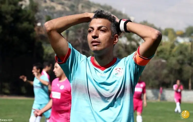 (عکس) نبرد عادل فردوسی‌پور با یک ملی‌پوش