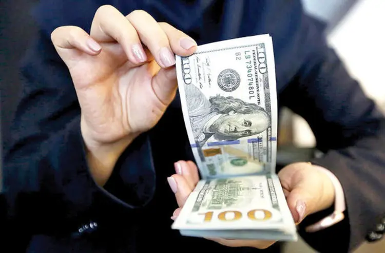 عقب‌نشینی معنادار در بازار دلار