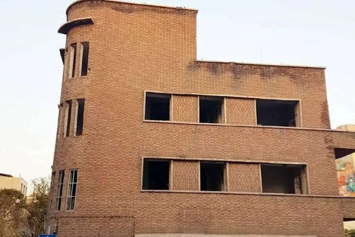 (تصویر) خانه احمد شاملو ستاد رئیسی شد؟