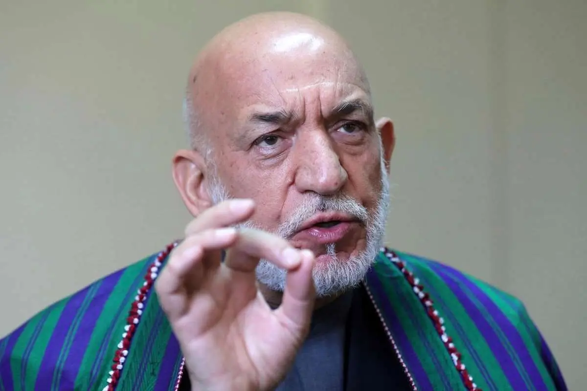 حامد کرزی: جنگ با طالبان اشتباه است