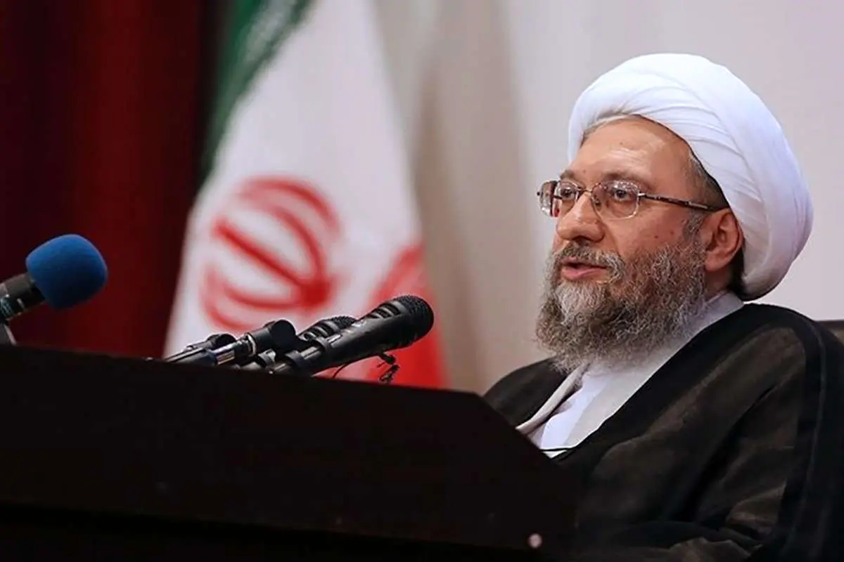 درخواست آملی لاریجانی از رئیسی