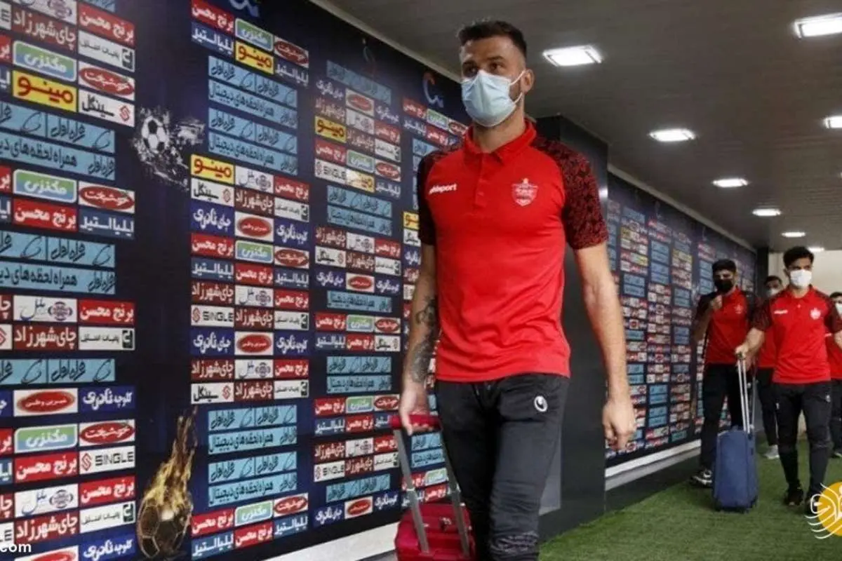 واکنش جالب دروازهبان پرسپولیس پس از قهر