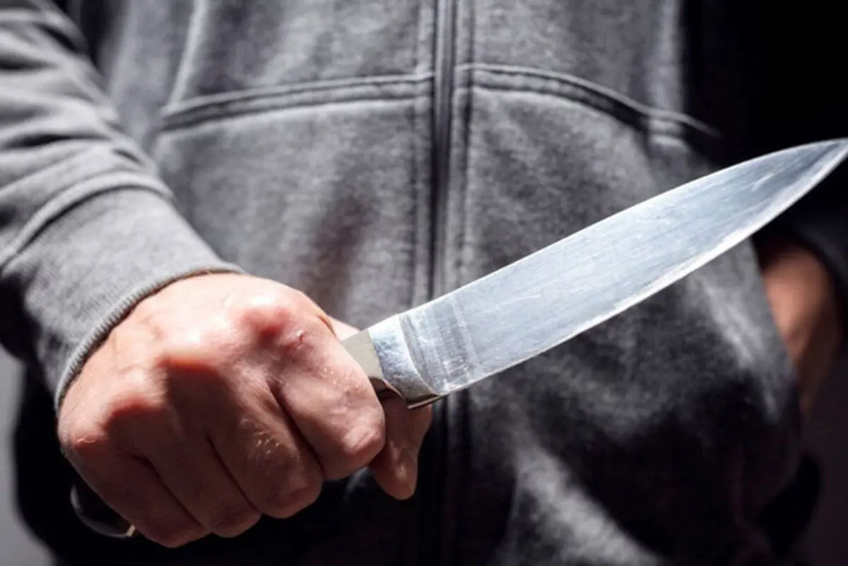درگیری بر سر مهریه؛ مرد عصبانی با چاقو به جان زنش افتاد