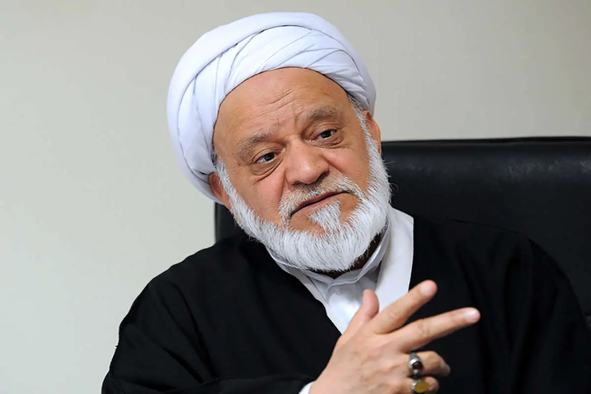 کنایه مصباحی مقدم به پایداریها