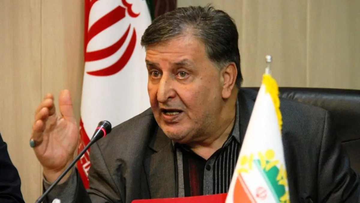 مگر می‌توانیم پول فروش نفت را با چمدان وارد کنیم؟