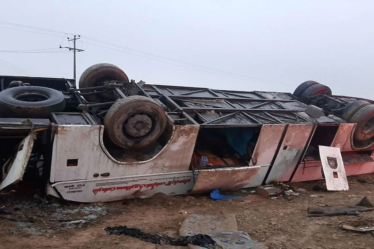 واژگونی مرگبار اتوبوس در هراز