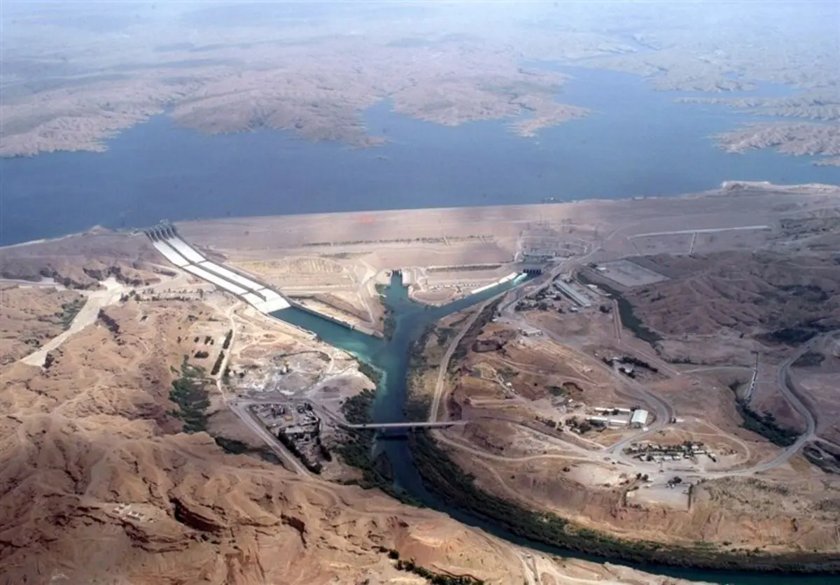 ذخیره سد‌های کشور به نصف رسید