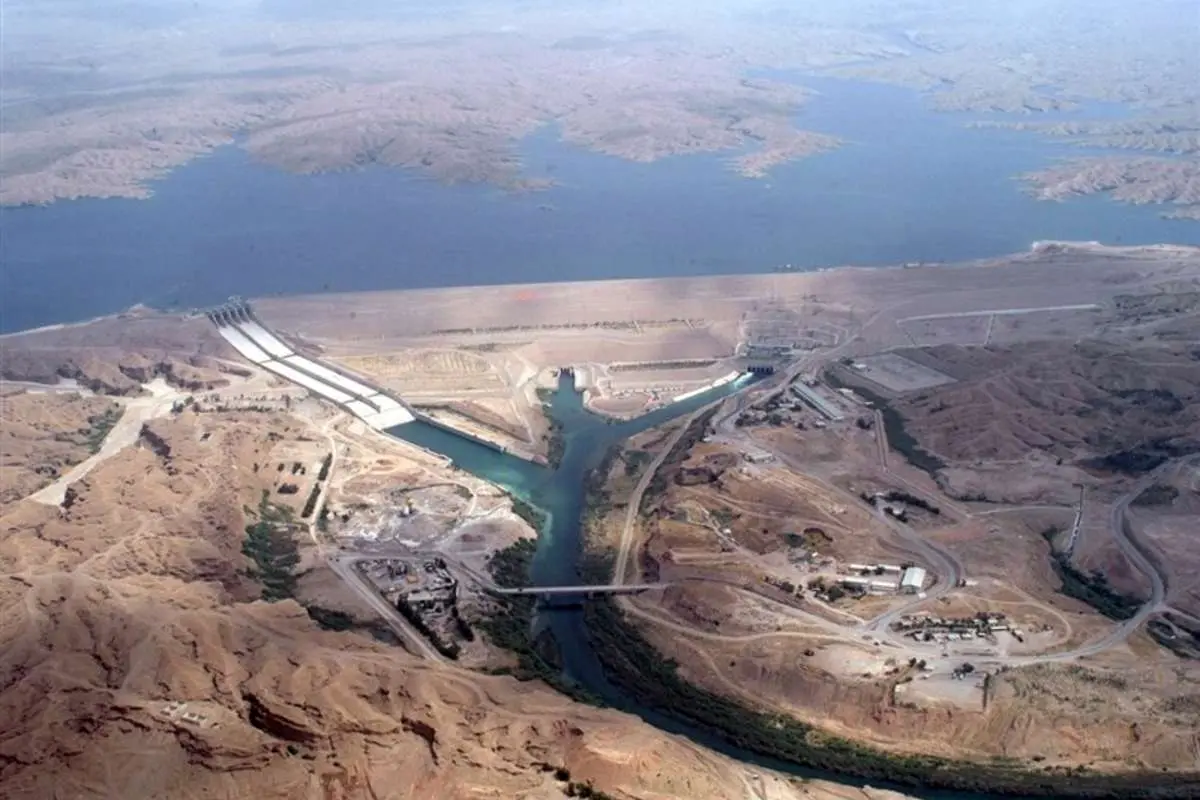 ذخیره سد‌های کشور به نصف رسید