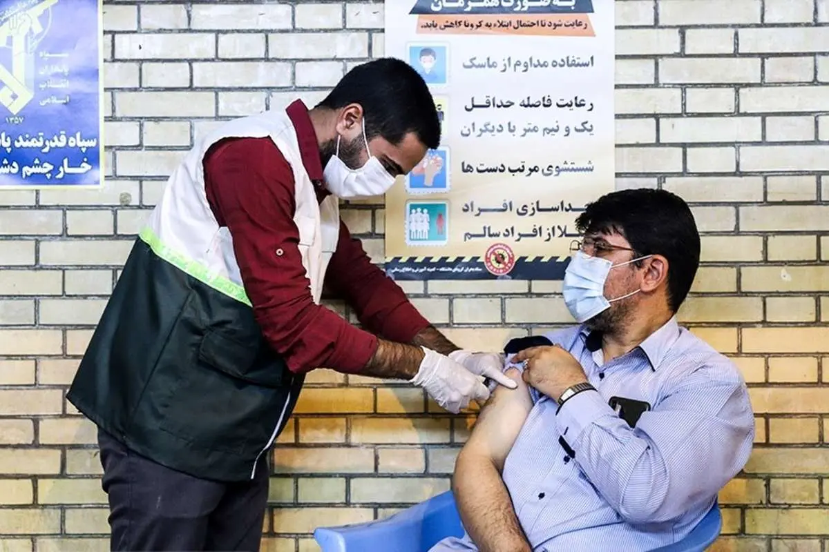 (تصاویر) تزریق نخستین واکسن کوو برکت در زاهدان