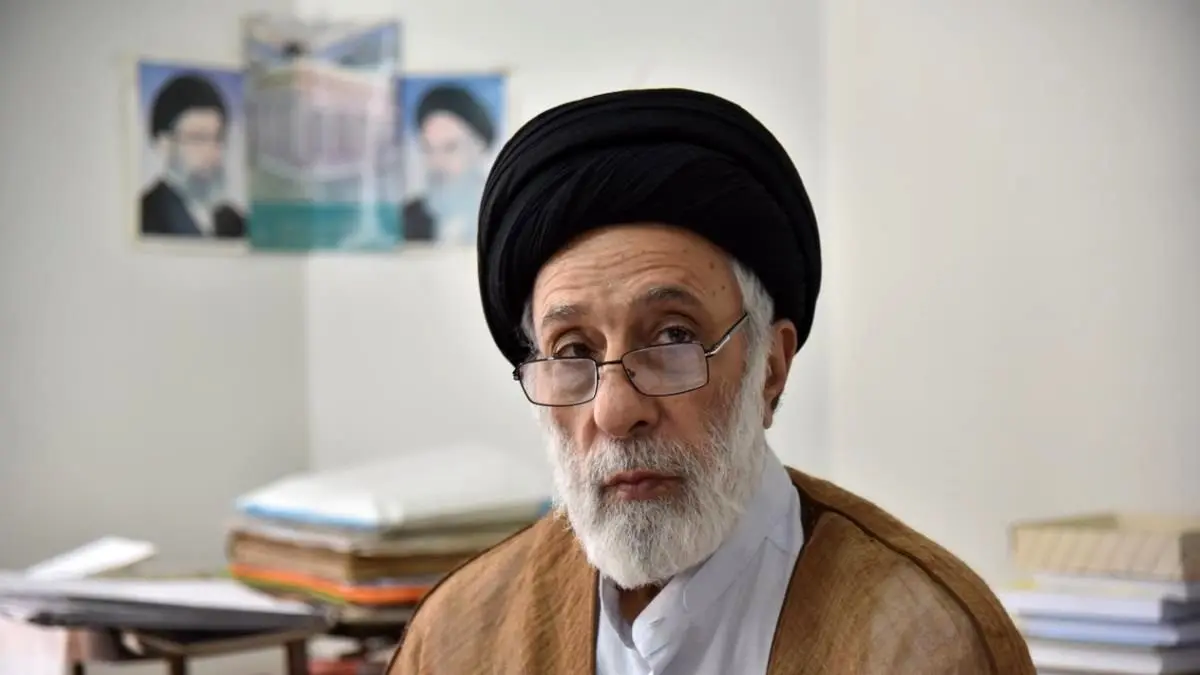 هادی خامنه ای: مقدار موی یک دختر مهم‌تر است یا تا کمر دولا شدن او در سطل زباله؟