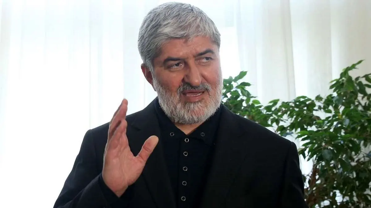واکنش علی مطهری به بی‌حجاب بودن بازیگر زن سریال گاندو