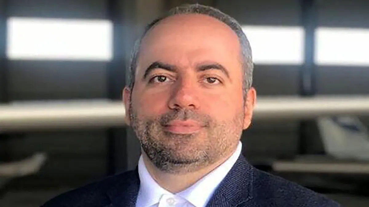 حسین احمدی صاحب امتیاز روزنامه «هنرمند»در گذشت