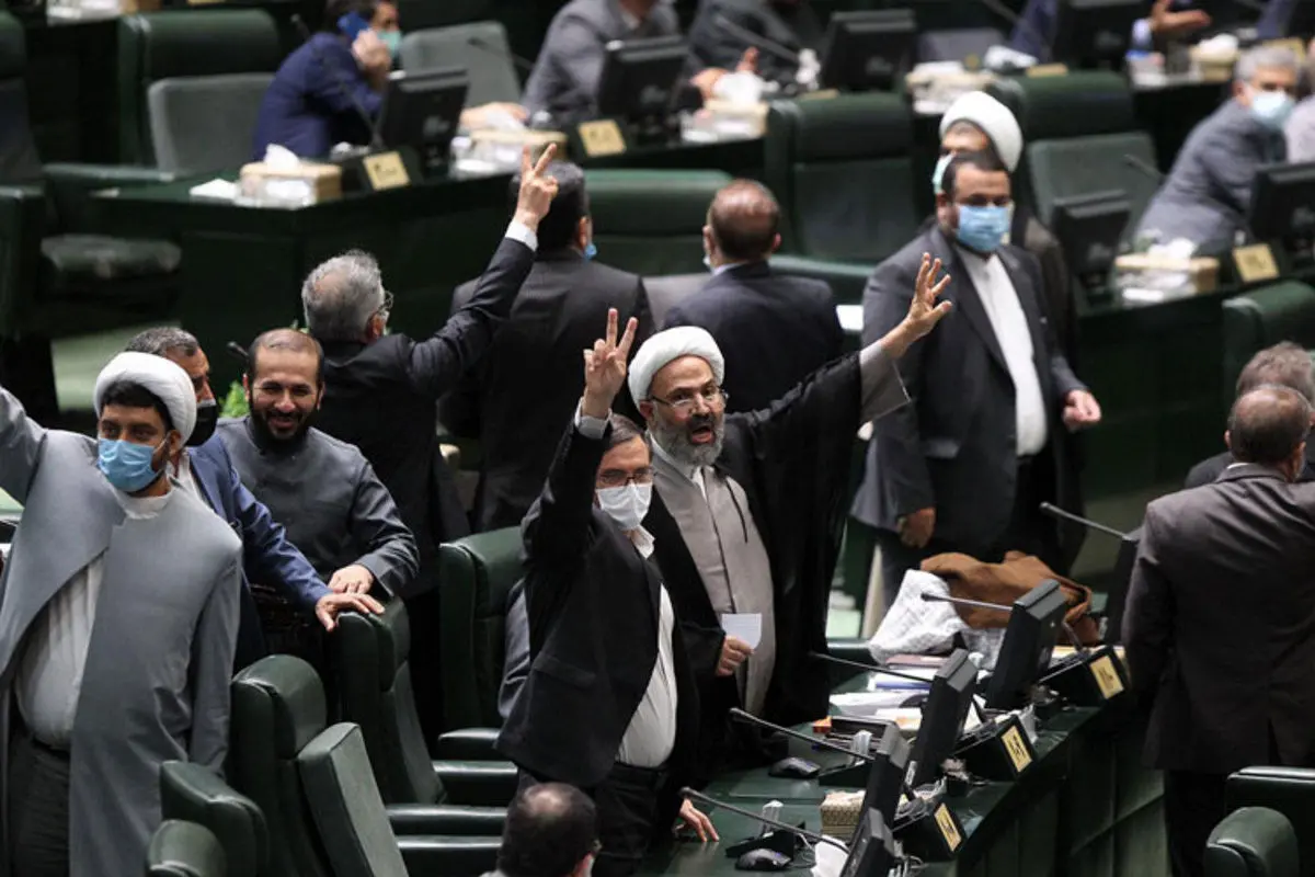 پس‌لرزه‌های طرح «صیانت»؛ بحث مهاجرت داغ شد