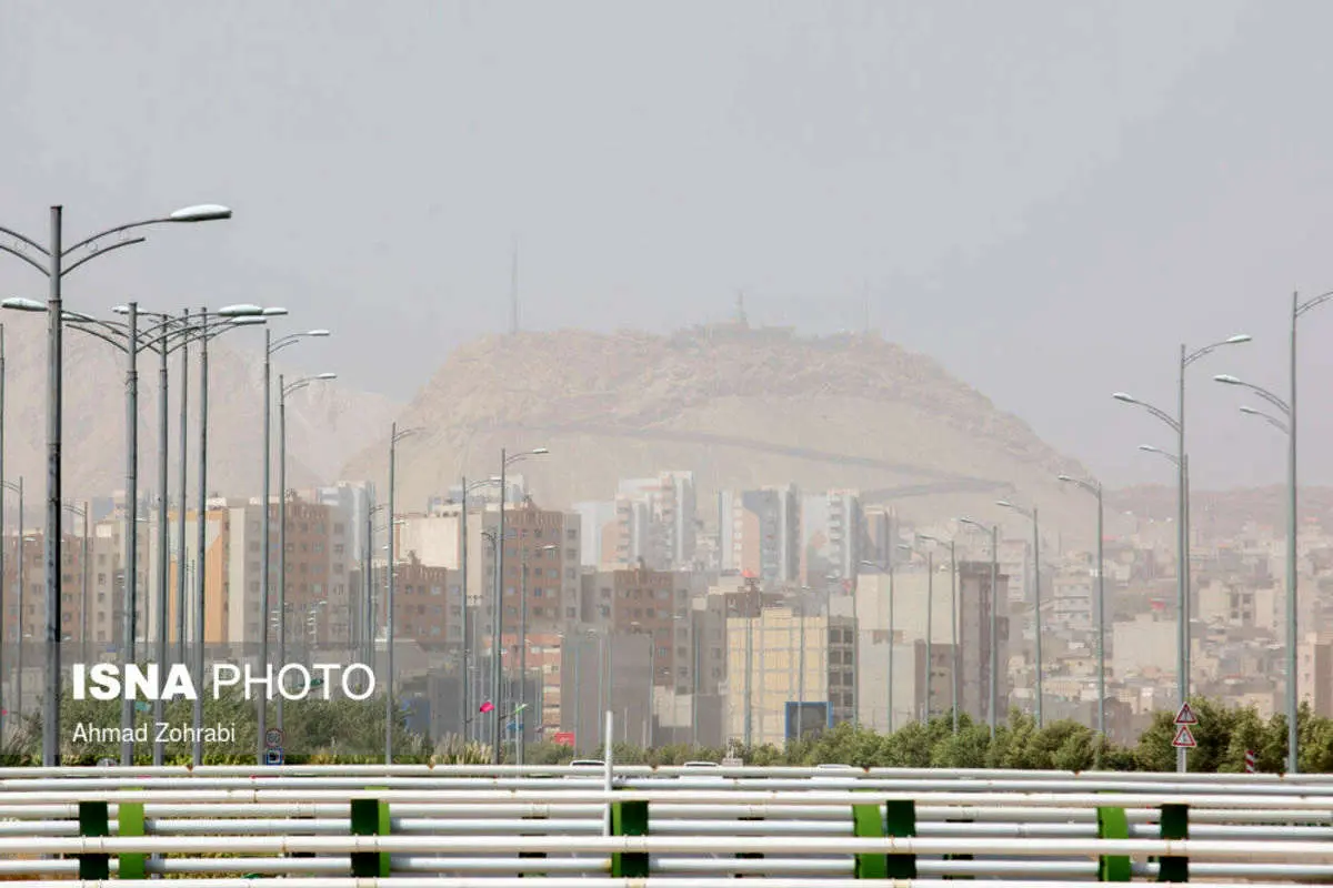 (تصاویر) خیزش گرد و خاک و آلودگی هوای شهر قم