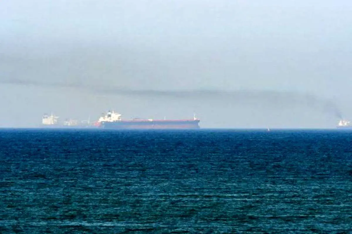 دو خدمه کشتی مورد حمله در دریای عمان کشته شدند