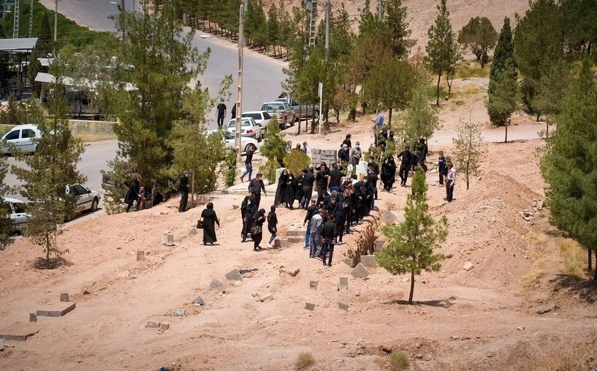 (تصاویر) بوستان یا قبرستان؟!
