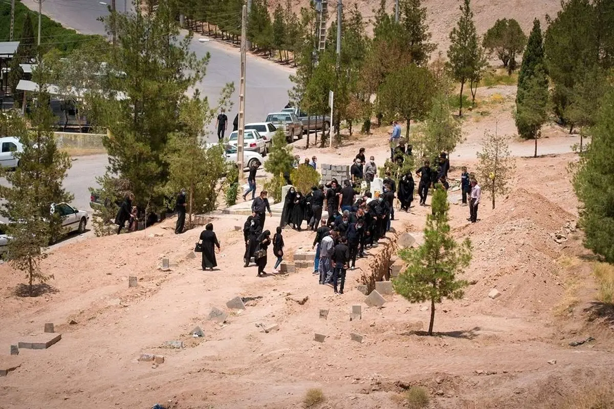 (تصاویر) بوستان یا قبرستان؟!