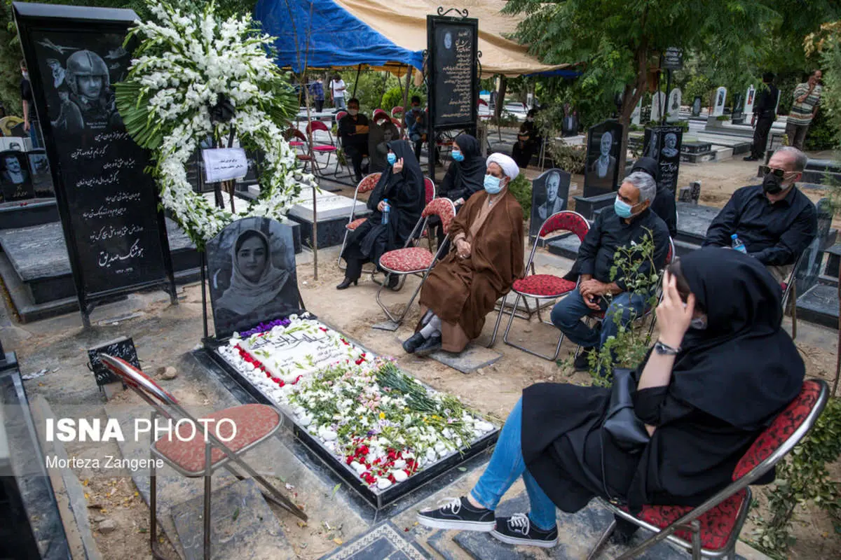 (تصاویر) مراسم چهلمین روز درگذشت «مهشاد کریمی»