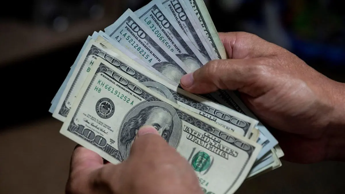 ابهام درباره سرنوشت ارز ۴۲۰۰ تومانی