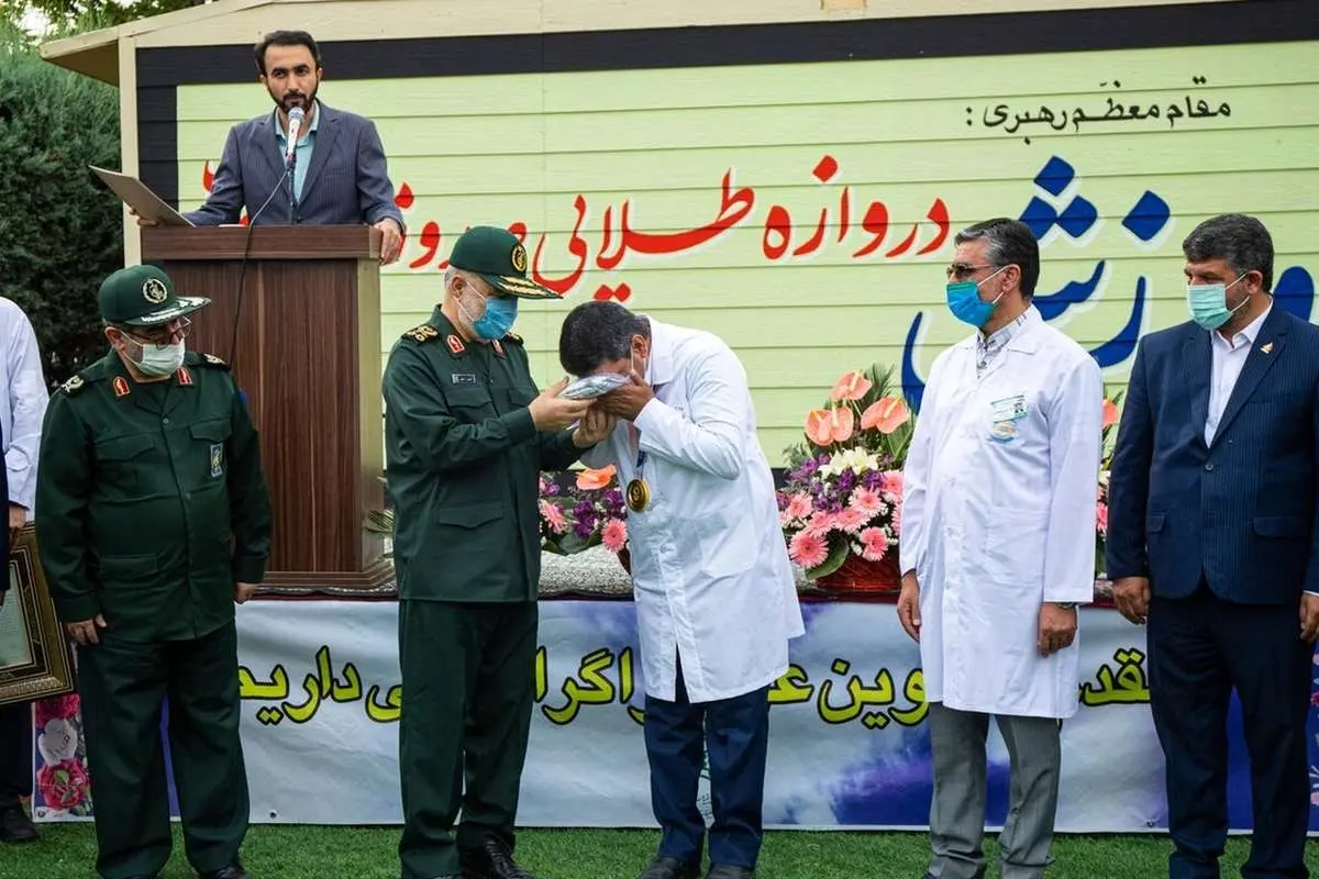 (تصاویر) تجلیل از جواد فروغی با حضور فرمانده کل سپاه