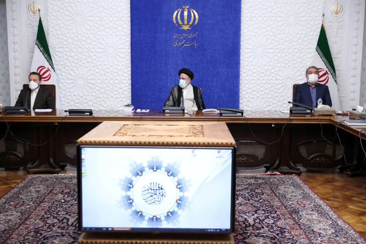 (تصاویر) حضور رئیسی در جلسه ستاد ملی کرونا