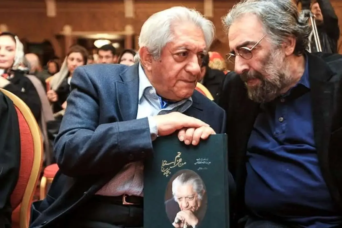 «عزت‌الله انتظامی» سوار بر دوش «علی نصیریان» در یک تئاتر؛ سال 1353 