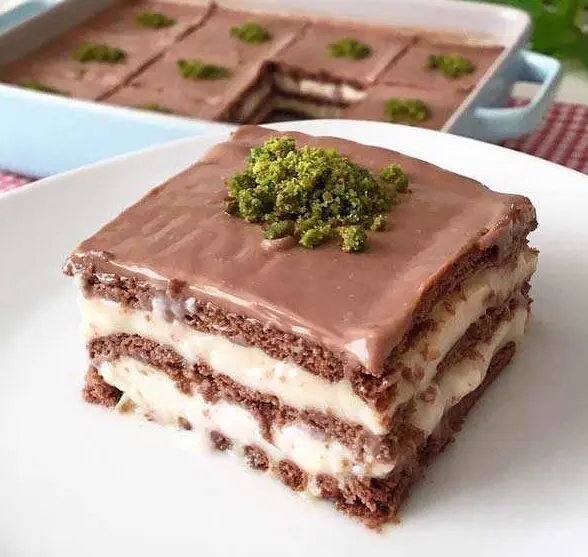 طرز تهیه کیک بیسکوییتی پوینگی؛ کیک یخچالی خاص و خوشمزه 

