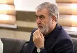 عزیزی: هیچ شناوری بدون اذن نیروهای مسلح از تنگۀ هرمز عبور نمی‌کند