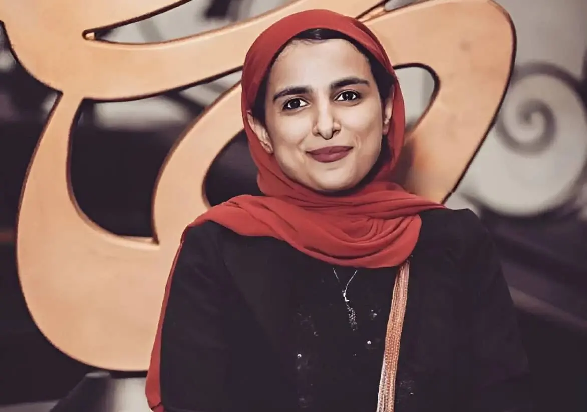 انتقاد روزنامه اصولگرا از توهین زینب موسوی به فردوسی: از یک زن ایرانی قبیح است 