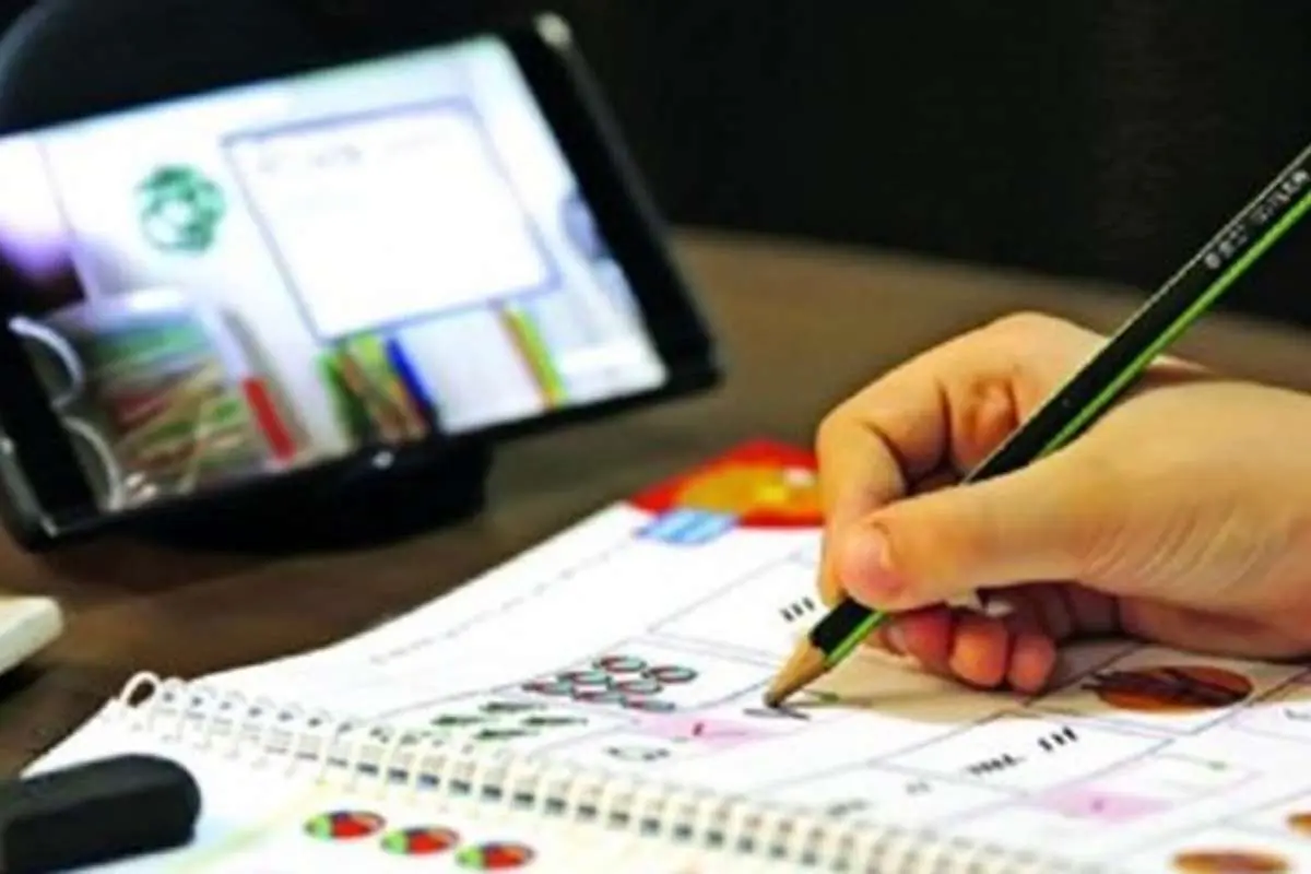 مزاحمت برای دختر دانش‌آموز در شبکه شاد