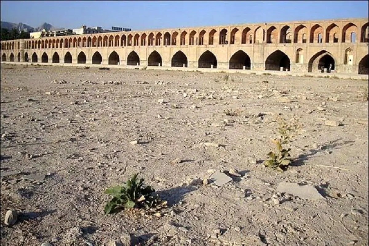 مرگ یا زندگی زاینده‌رود در گرو بودجه ۱۴۰۱