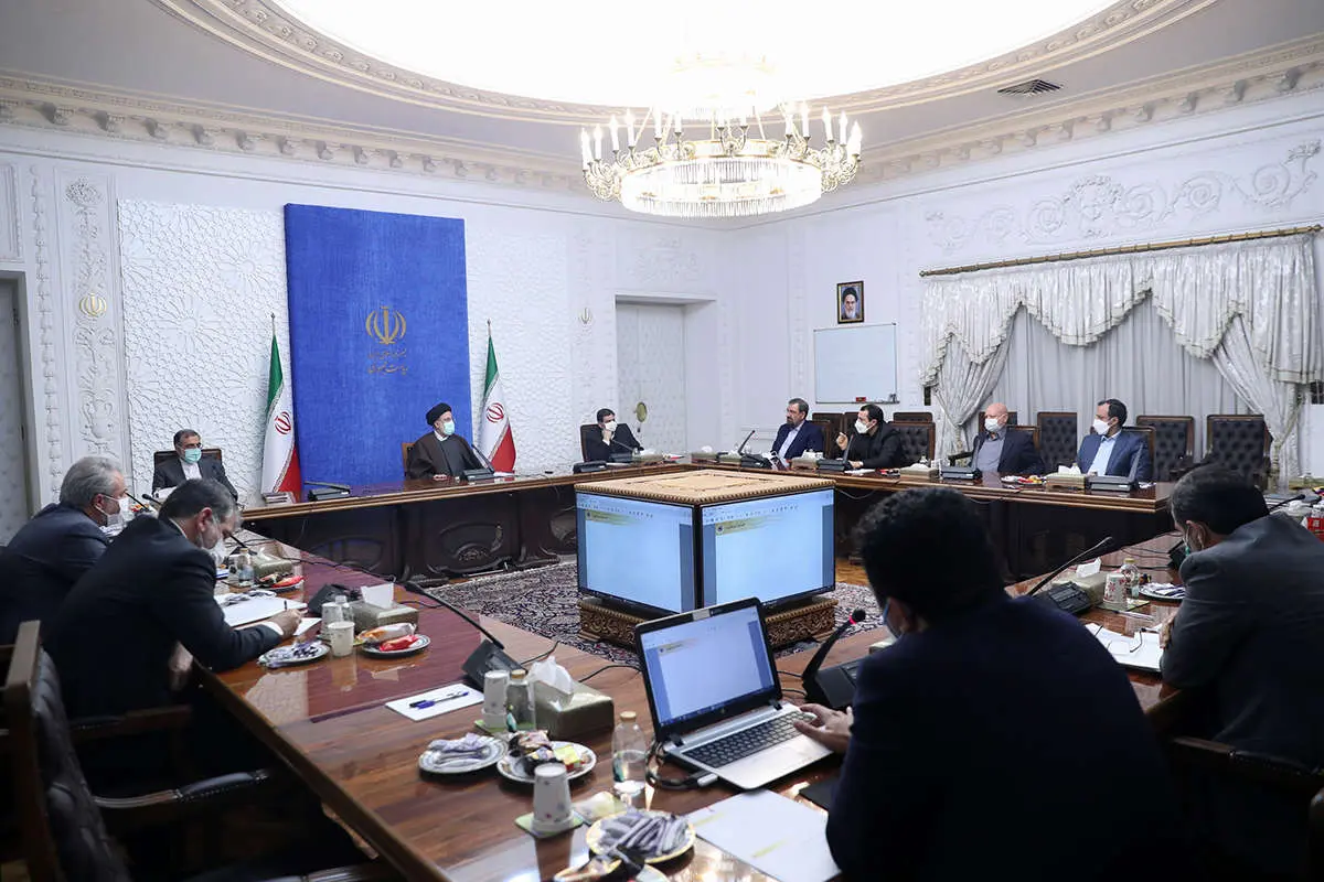 رئیسی: بانک مرکزی از خلق نقدینگی توسط بانکها جلوگیری کند