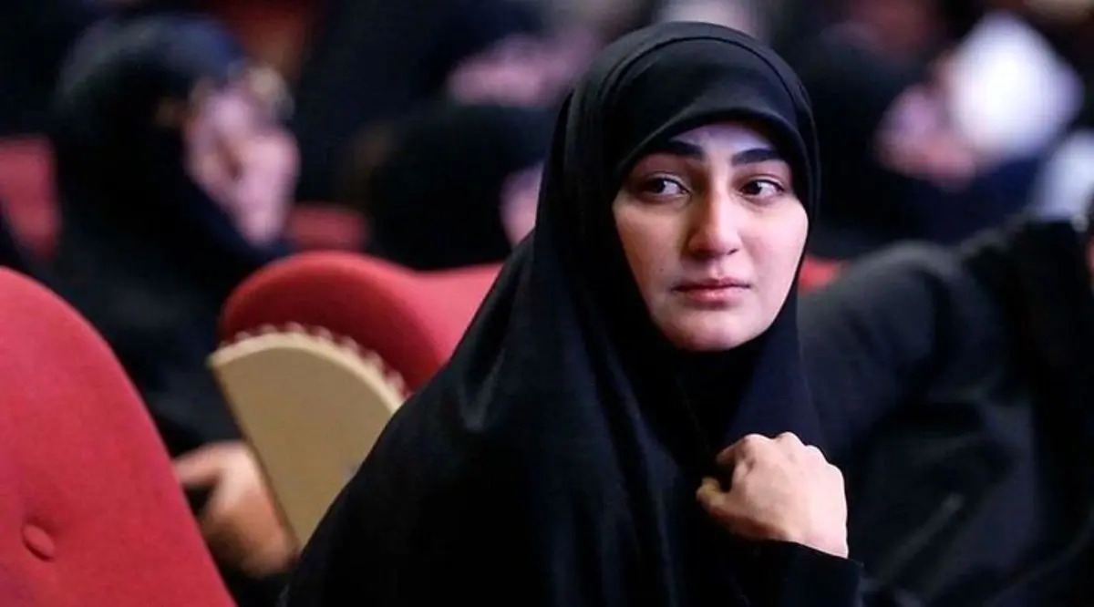 (تصاویر) زینب سلیمانی در آغوش پدر شوهرش