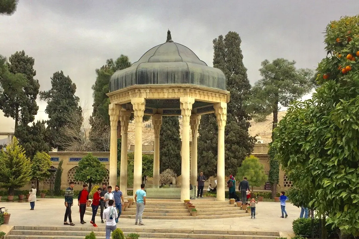 تفال به حافظ ۱۵ دی ماه ۱۴۰۰؛ به شهر خود روم و شهریار خود باشم