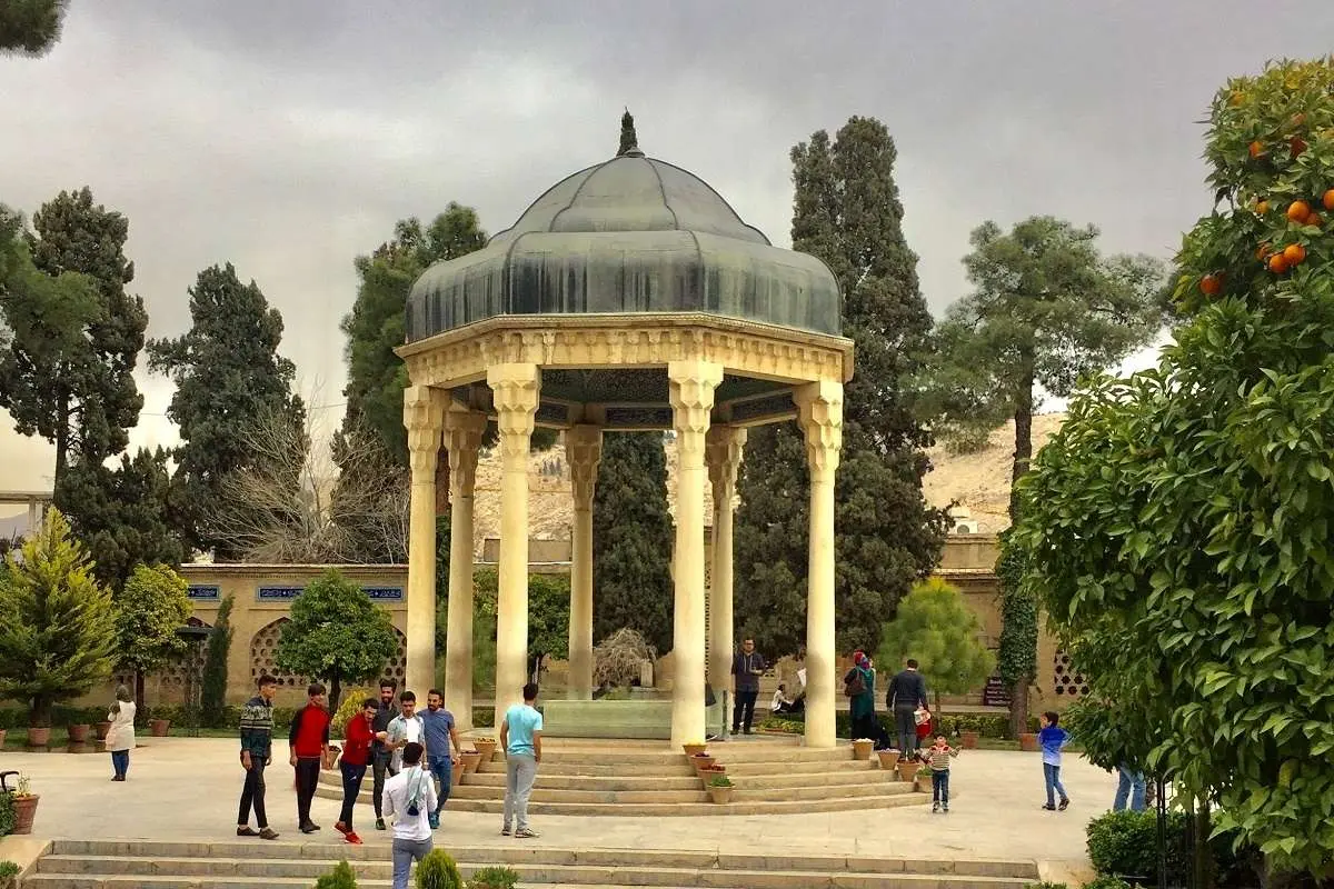 تفال به حافظ ۱۵ دی ماه ۱۴۰۰؛ به شهر خود روم و شهریار خود باشم