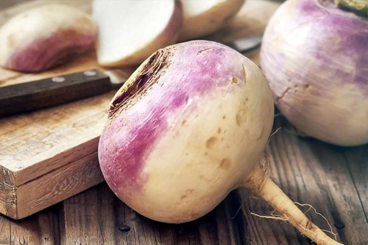 عوارض مصرف بیش از اندازه شلغم