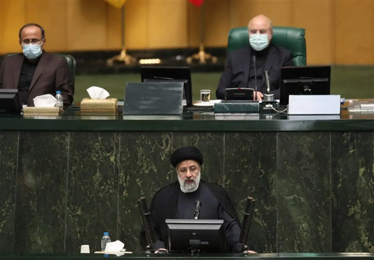 رئیسی روز یکشنبه برای دفاع از کلیات بودجه ۱۴۰۱ به مجلس می‌رود