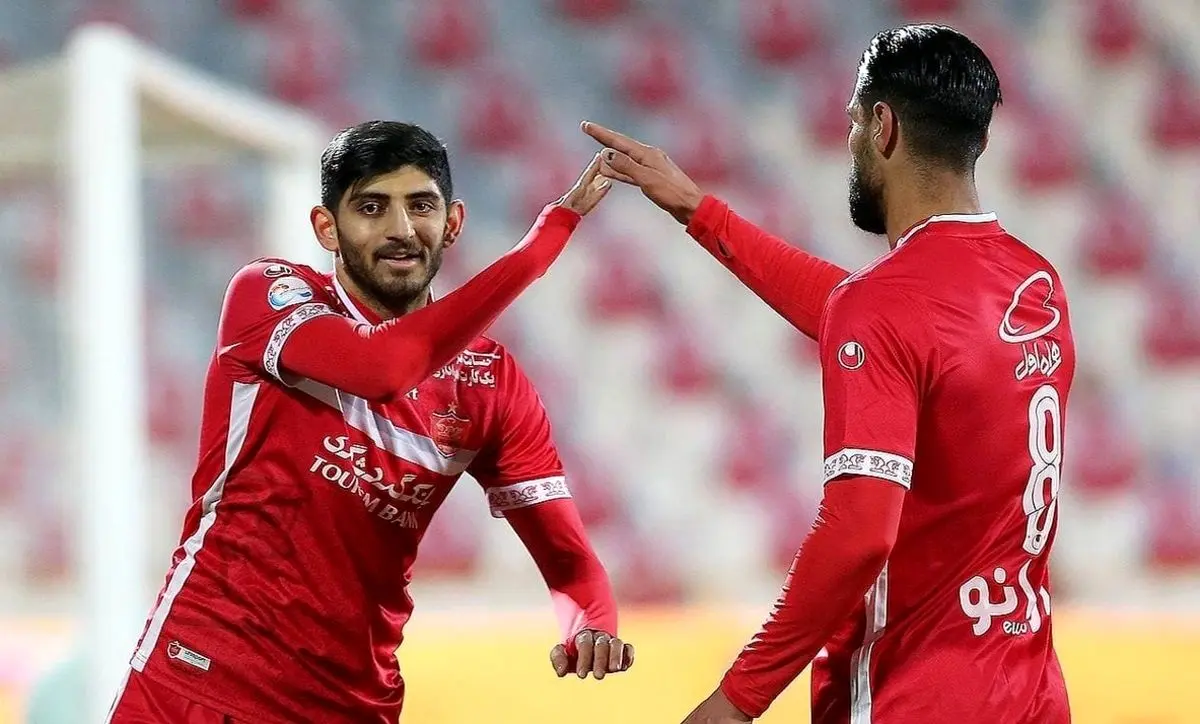 تلاش پلیس برای متفرق کردن طرفداران پرسپولیس در اراک