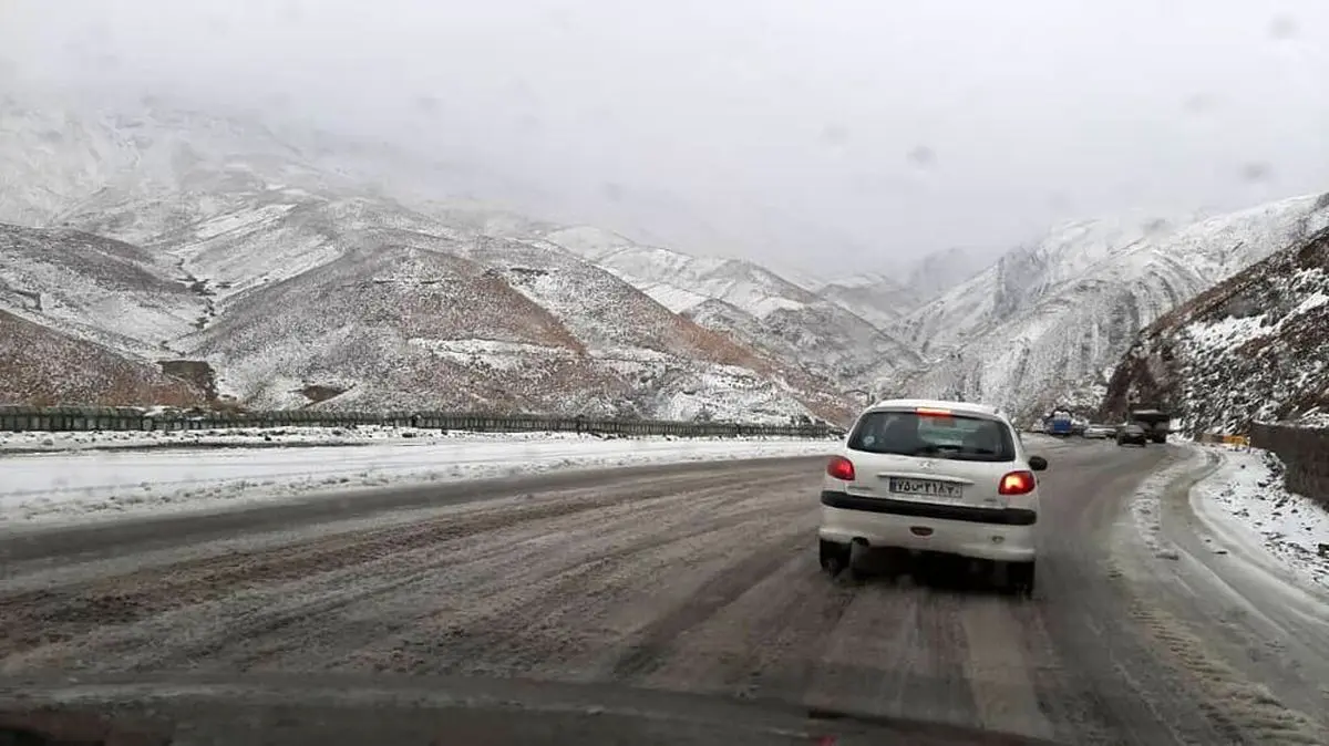 پیش‌بینی بارش برف وباران در جاده‌های ۵ استان