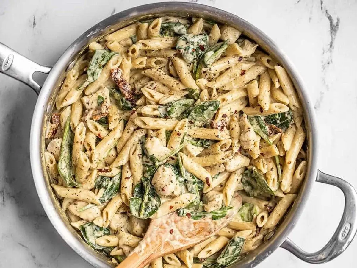 طرز تهیه پاستا آلفردو؛ در خانه دست به کار شوید!