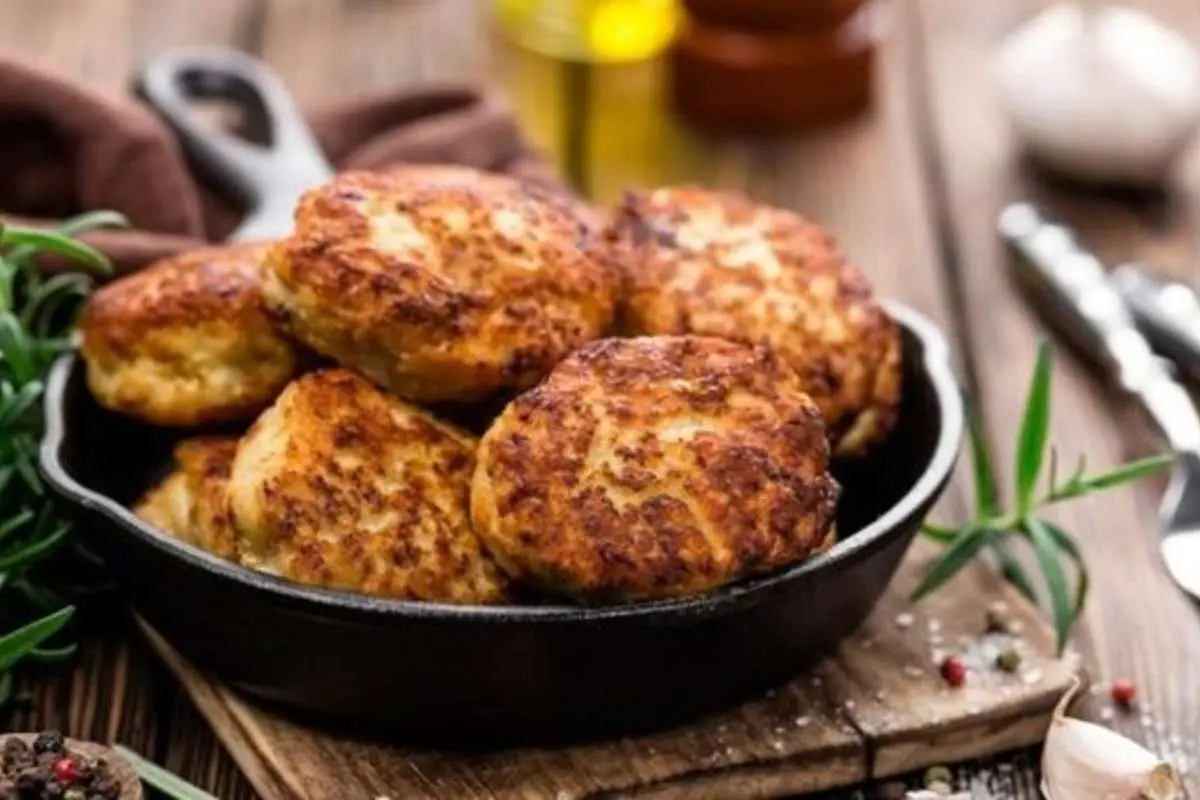 طرز تهیه کوکوی مرغ؛ طعم جدید و غذایی سریع