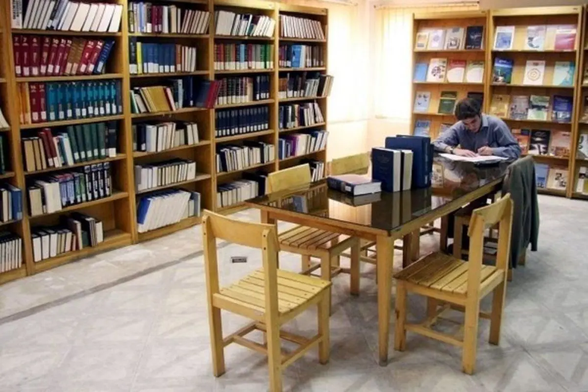 نقدی بر کتاب‌خوانی در جامعه‌ی معاصر ایرانی