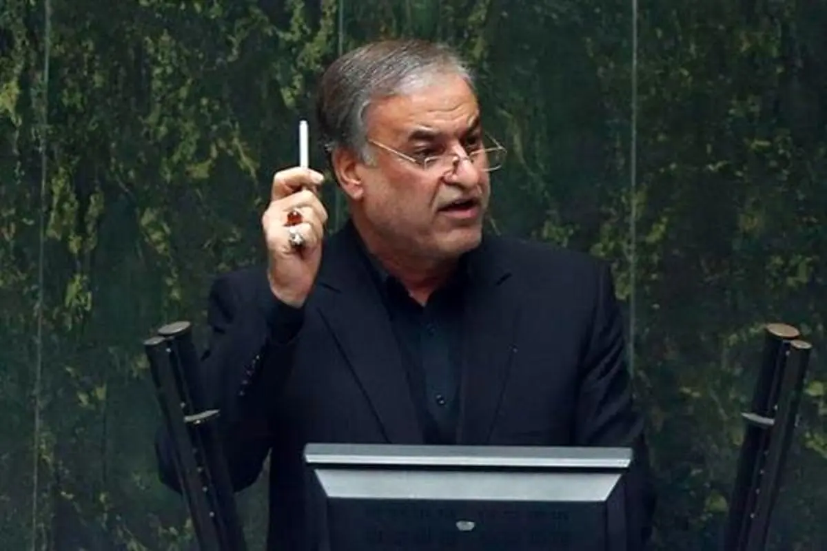 آقای احمدی‌بیغش‌ بفرمایید یک لیوان آب!